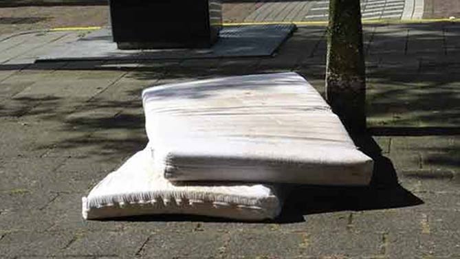 Oud-matras-gratis-laten-ophalen